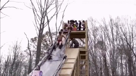 Парни умеют развлекаться. Правда не всем повезло