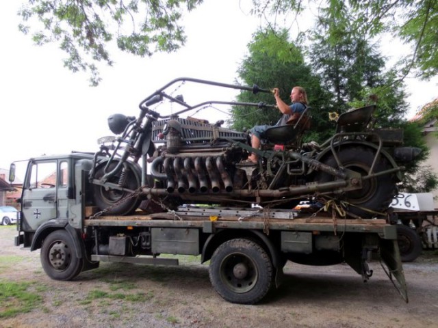 Самый большой в мире мотоцикл с двигателем от советского танка