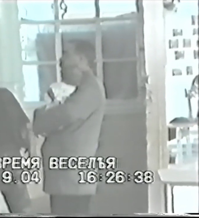 Юрий Дудь перечислил деньги от премии «Профессия – журналист» матерям жертв теракта в Беслане