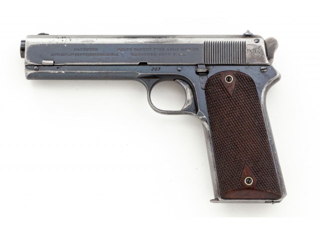 Первый в ряду "Кольтов": Colt M1900