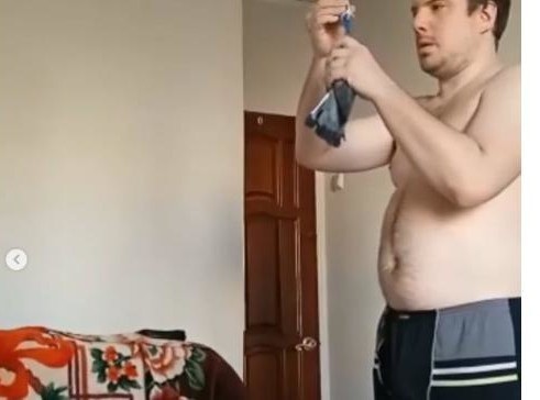 В Казани мужчина жестоко пытал и убил голубя, а его супруга снимала это на камеру