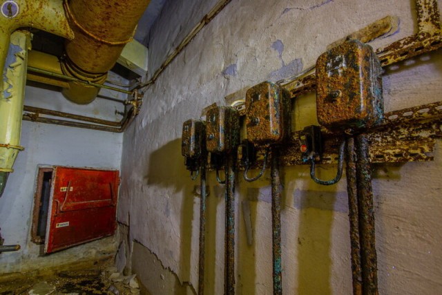 Забытое убежище закрытой кондитерской фабрики "Спутник"