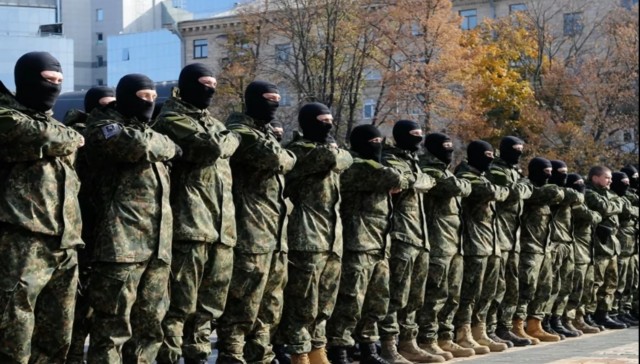 Зеленский попросил у НАТО снять ограничения на военную помощь Украине