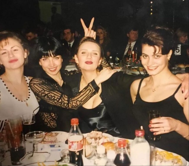 Девчата из 90-2000-х