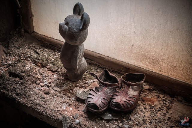 Детство, украденное мирным атомом. Заброшенный с 1986 года детский сад в Припяти