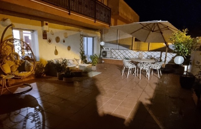 А почему женщин раздражает "являющийся на диване" муж?