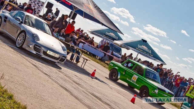 Автомобилист продает тюнингованную «копейку»