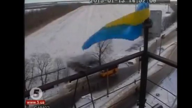 Видео растреляного автобуса под Волновахой