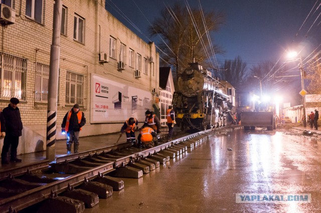 Транспортировка паровоза в Саратове