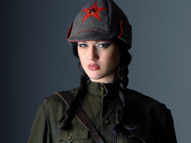 Опять новая форма для Красной Армии...