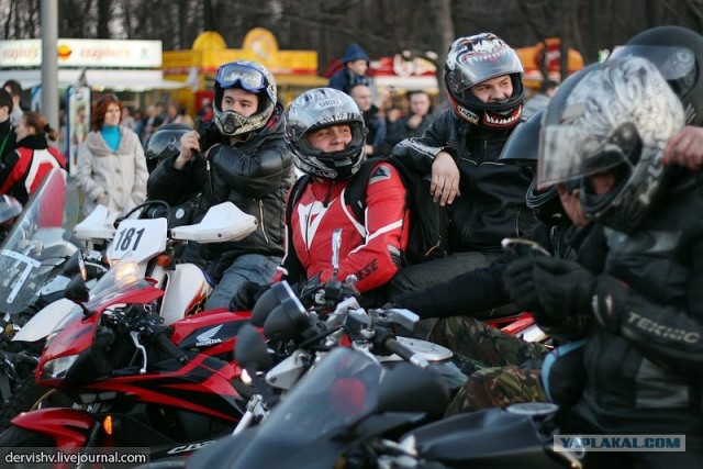 "Хирург" и "Ночные волки" открыли сезон в Москве