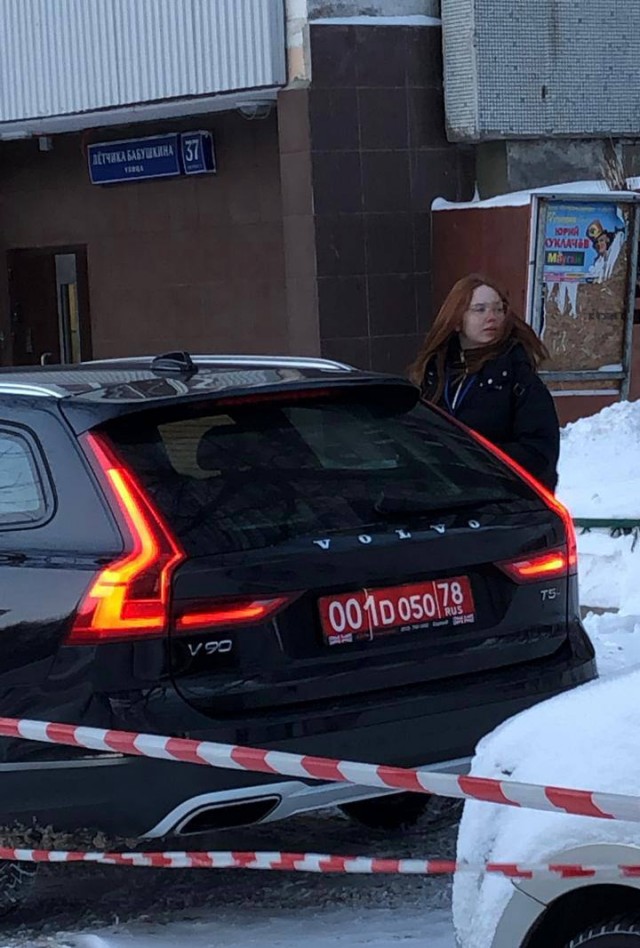 Навального доставили в Бабушкинский суд, где будет рассмотрено его дело о клевете на ветерана.