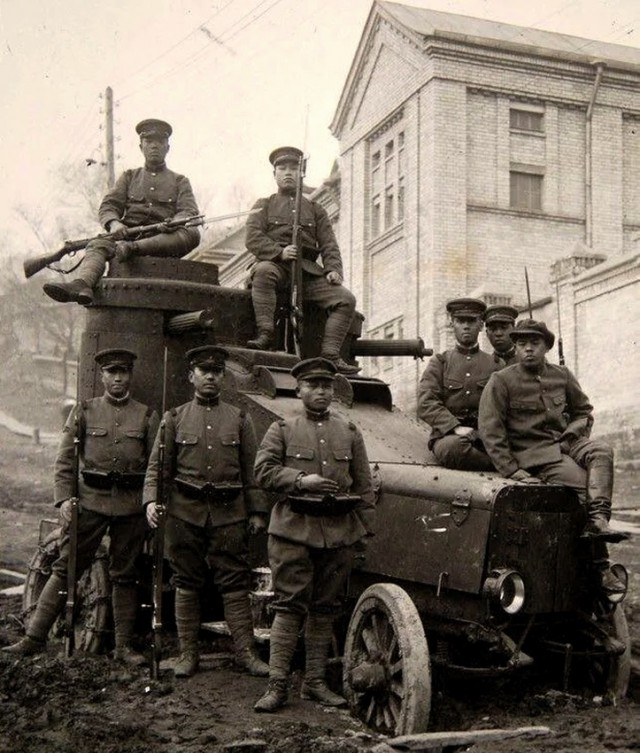 Редкие кадры и архивные снимки