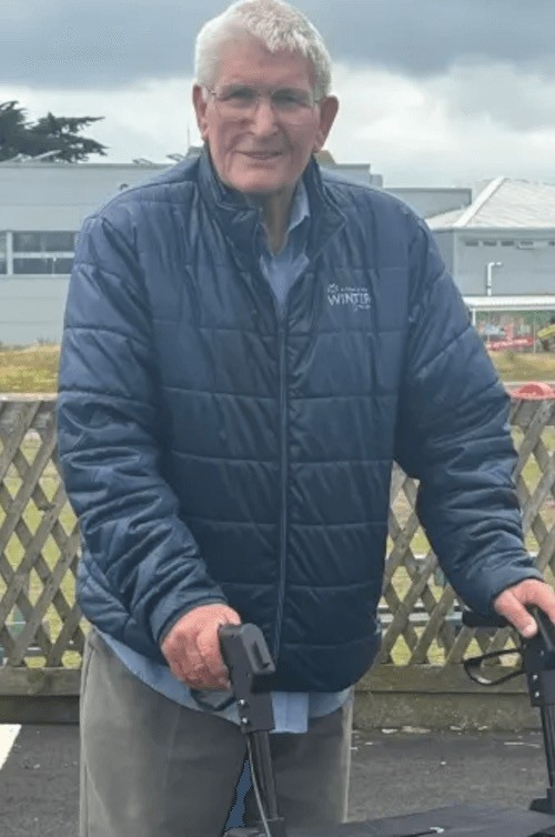 Пожилого прохожего оштрафовали за то, что он выплюнул залетевший ему в рот лист