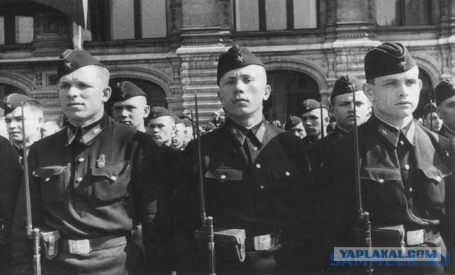 Советские солдаты. Мобилизация. Ленинград (1941)