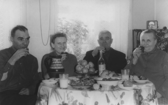 Застолье по-советски