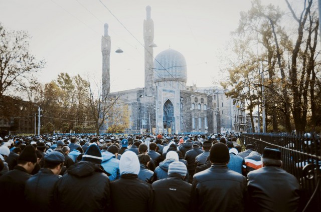 Избивают русского ребенка