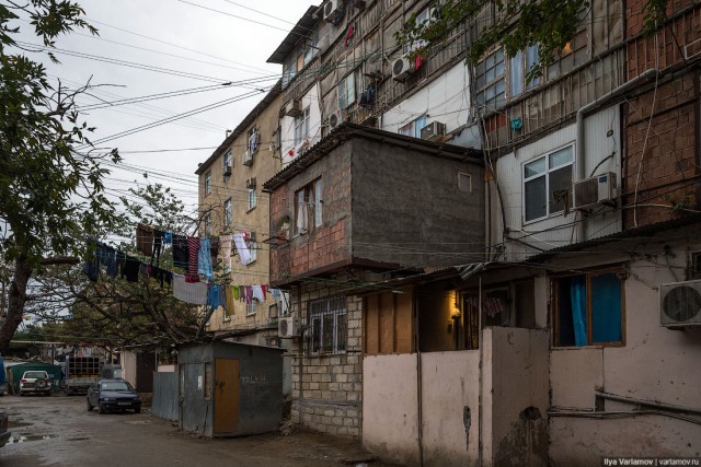 Добро пожаловать в Ад. Как живут в Баку беженцы из Карабаха