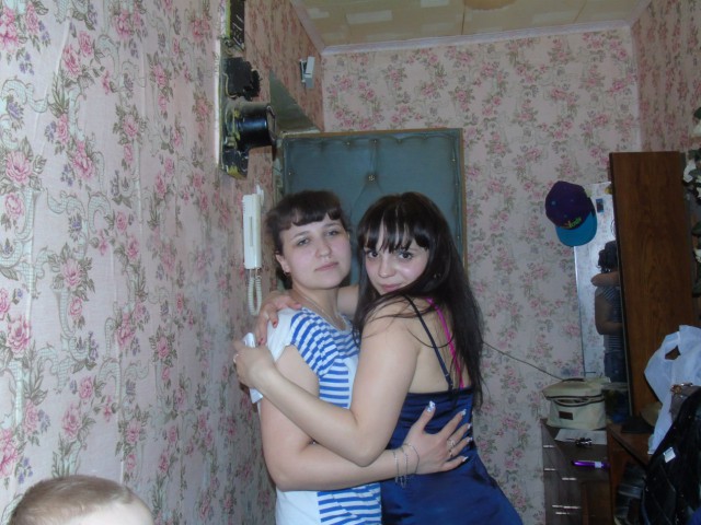 Дуры, хватит кобениться перед фотиком