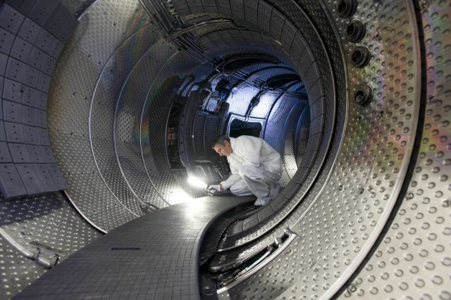 Россия первой в мире запускает термоядерный реактор