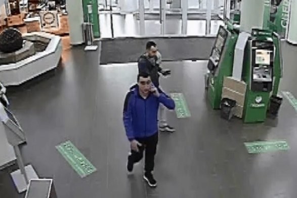 Обвиняемый в убийстве после ссоры в чате пригрозил перерезать соседей