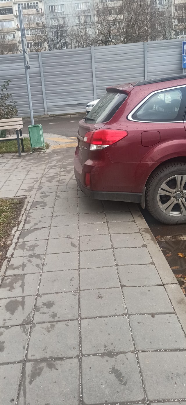 Жители нескольких ЖК в Новой Москве написали коллективное обращение в полицию с просьбой проверить велокурьеров.