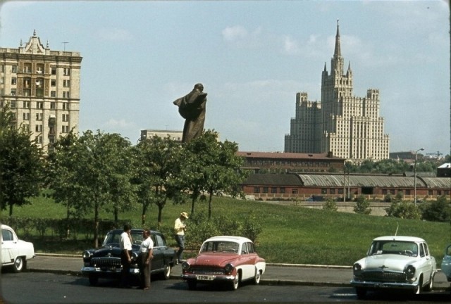Москва и москвичи. Двадцатый век. 12.05.25