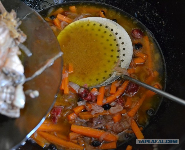 Плов из цыплёнка с вишней