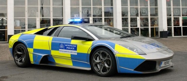 Самые крутые полицейские машины