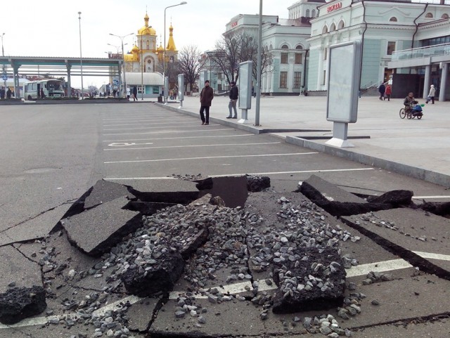 Октябрь 2015. Пригород Донецка пос. Октябрьский