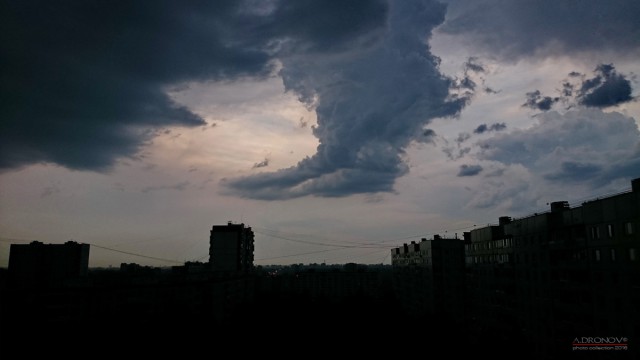 Мне нравится смотреть на город из моего окна,