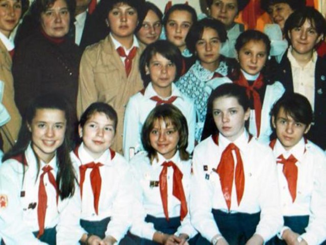 Самая известная школьница СССР: как сложилась судьба советского «голубя мира» Кати Лычевой