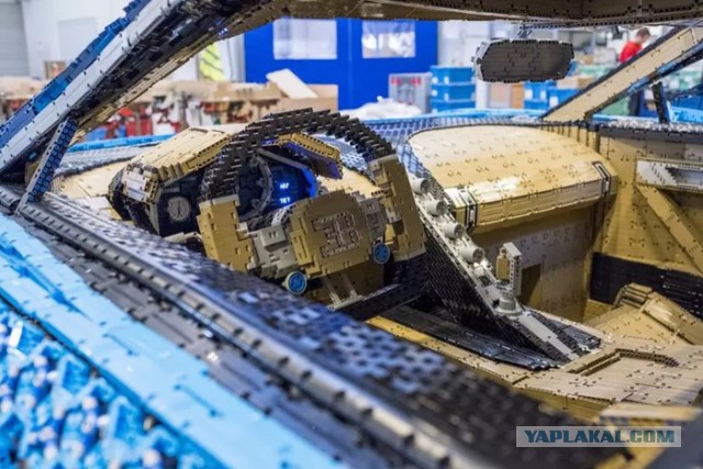 Как выглядит Bugatti Chiron из миллиона деталей Lego