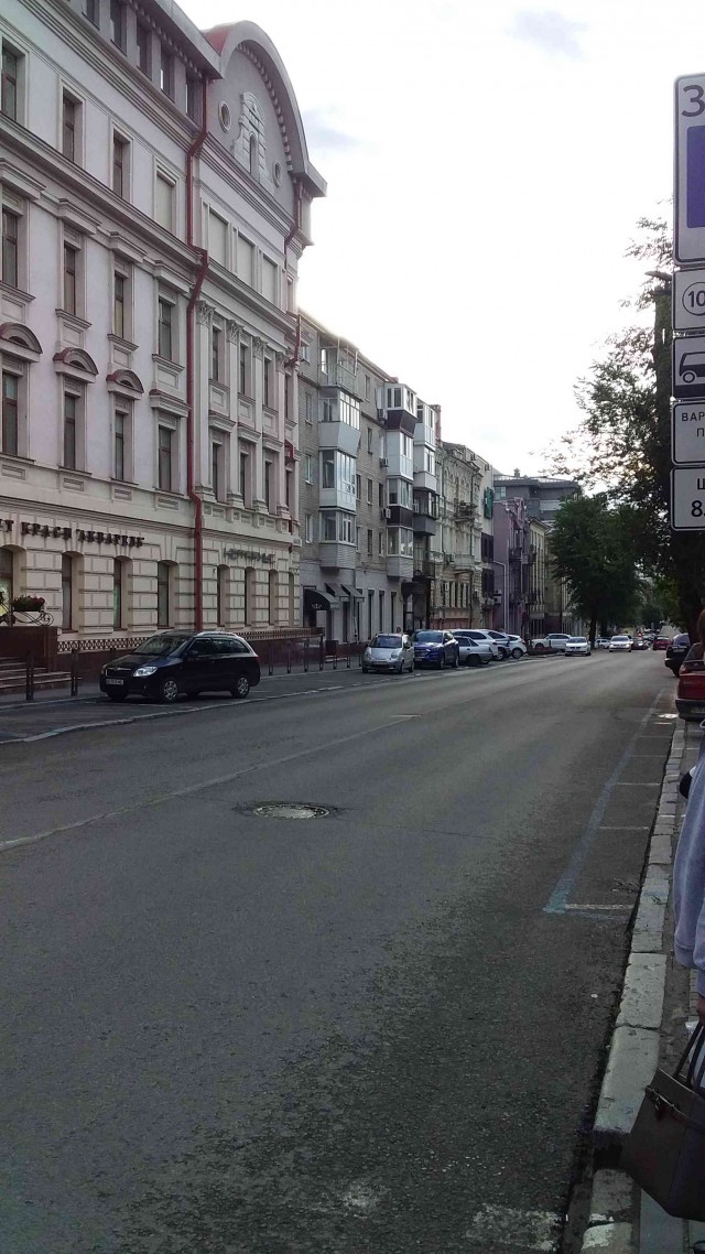 Продолжил жить на Украине