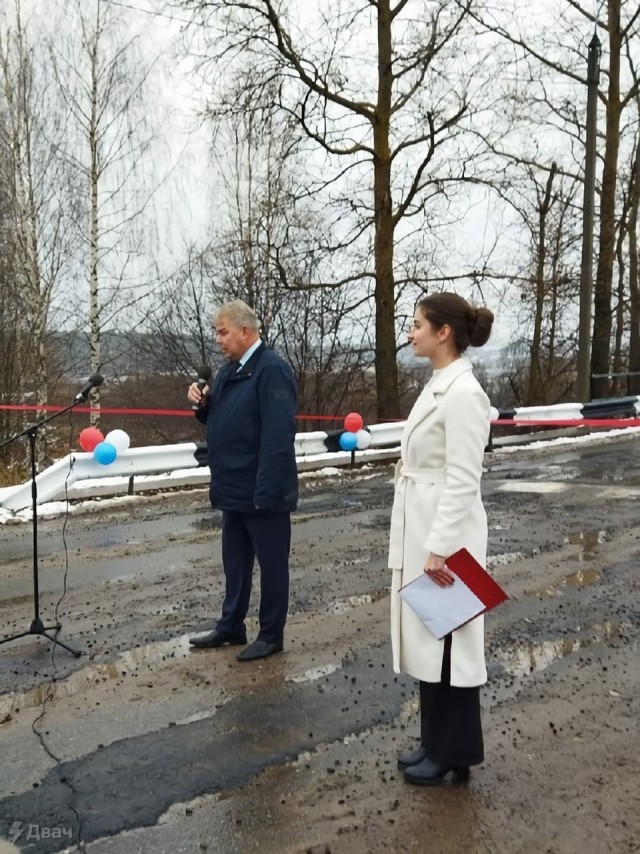 Позор дня: так выглядит дорога к отремонтированному мосту через реку Кичменьга в Вологодской области