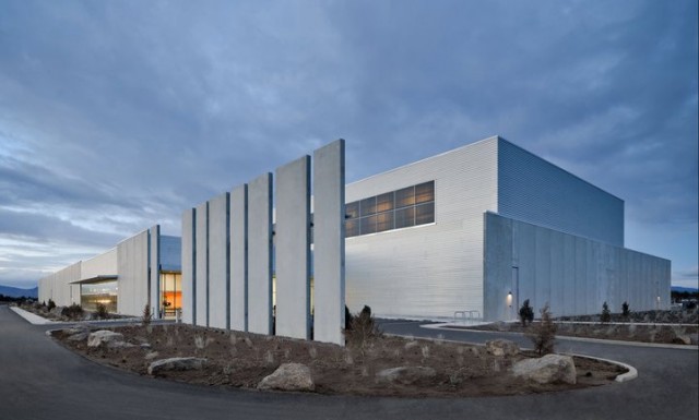 Где хранятся данные Facebook?