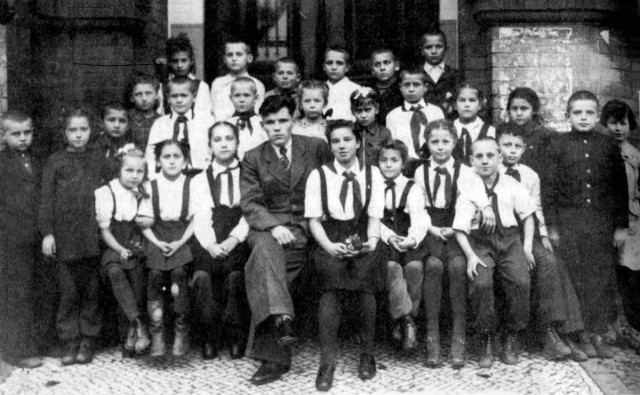 Лица советской эпохи. Владимир Высоцкий в 1938-1948 гг.