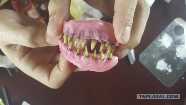 Маленькие хитрости гримерного дела или как делают страшные челюсти и зубы
