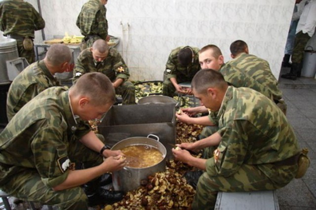 С таким то военкомом, захотелось снова в Армию...