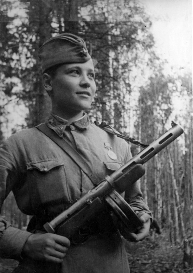Техника Великой Отечественной войны на цветных фотографиях
