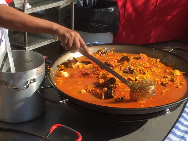 Паелья и Сангрия  /// Кулинария.