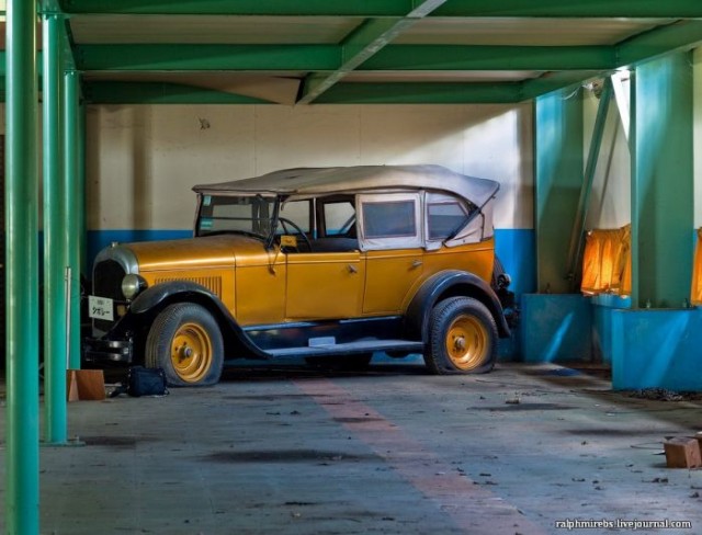 Раритетный автохлам: Заброшенный автомузей Японии