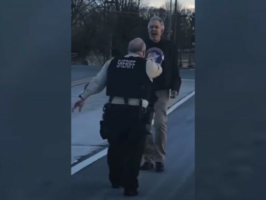 На американского копа напал геномутант, которого остановили только 12 выстрелов из пистолета в упор