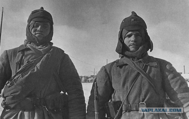 Фотографии связанных с историей Красной и Советской Армии.