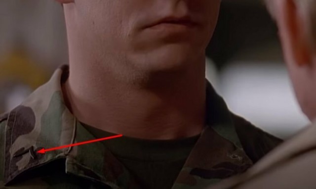 Нелепые моменты и киноляпы в фильме "В осаде", которые многие не заметили