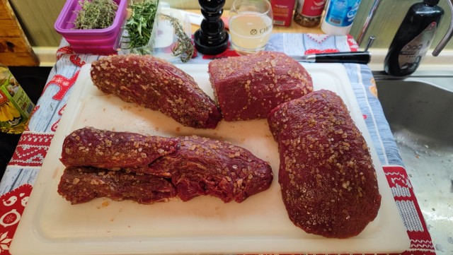 Пирог с мясом (говядина Велингтон)