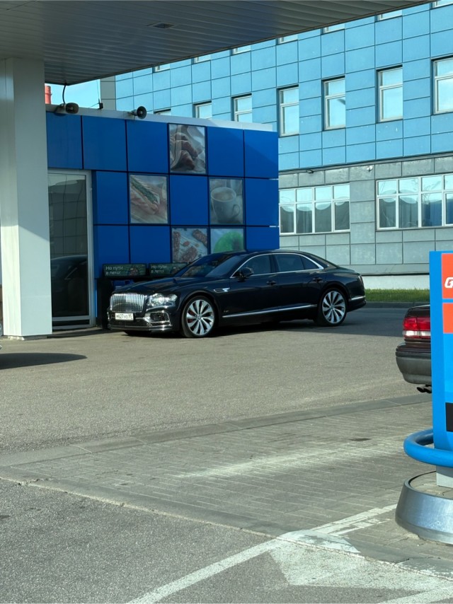 В России выросли продажи Rolls-Royce и Bentley