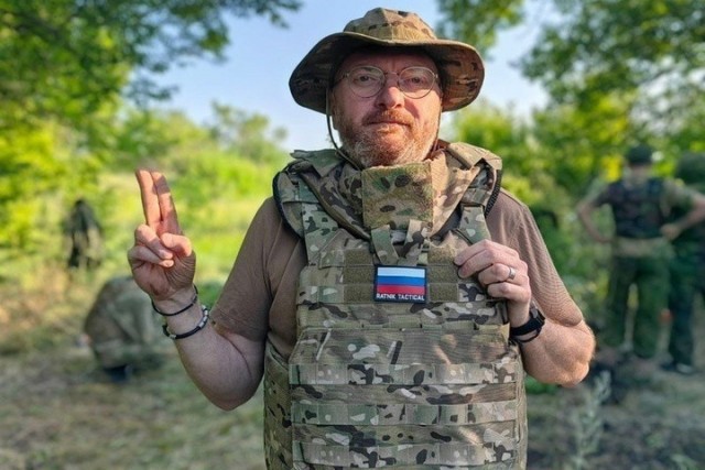 Бедросович уже с самого утра на тренировке. Занимается так усердно, что бицепс чуть не отвалился