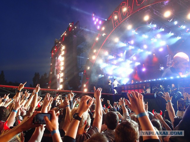 AC/DC. Вжарим рок в этой дыре!
