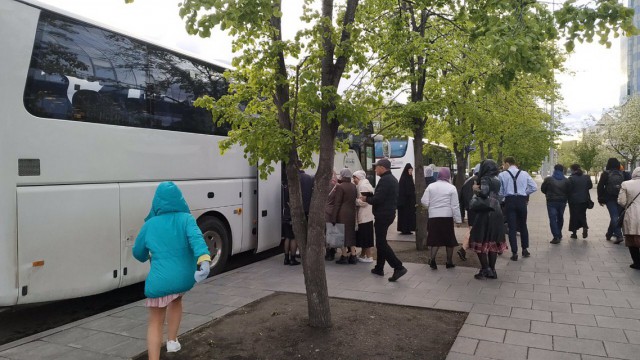 Между сквером и храмом: митинг в Екб - всё по пунктам